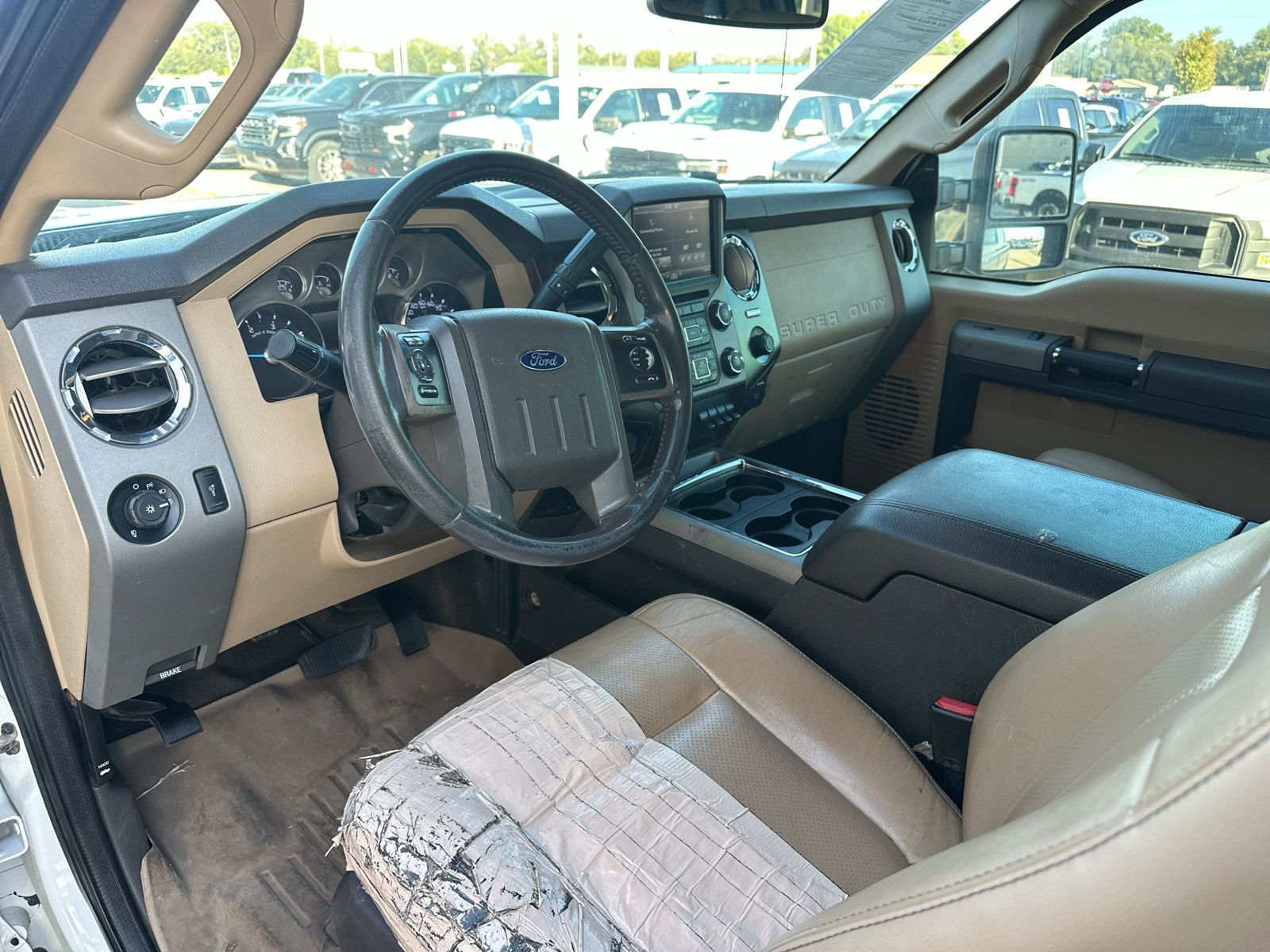 Used 2016 Ford F350 Lariat w/ Lariat Interior Package AWD/4WD image 2