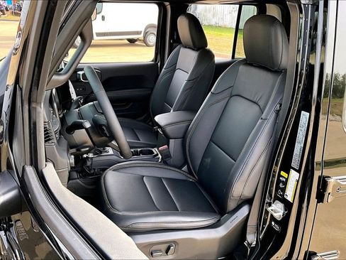 New 2026 Jeep Gladiator Mojave AWD/4WD image 12