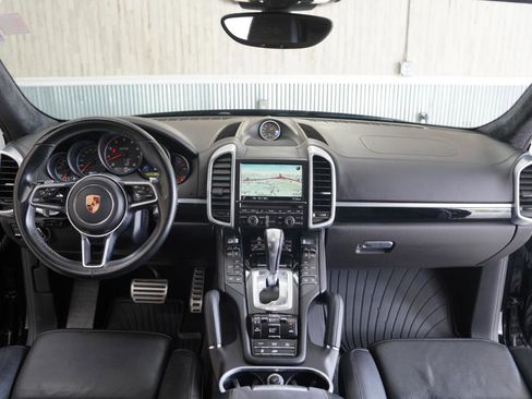 Used 2016 Porsche Cayenne GTS AWD/4WD image 17