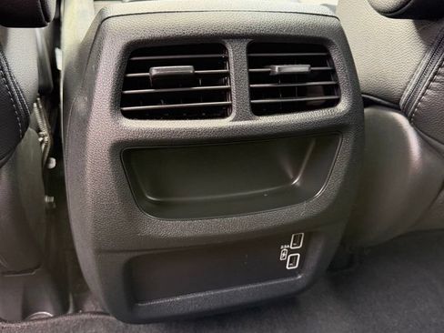 Used 2023 Honda Passport EX-L image 11