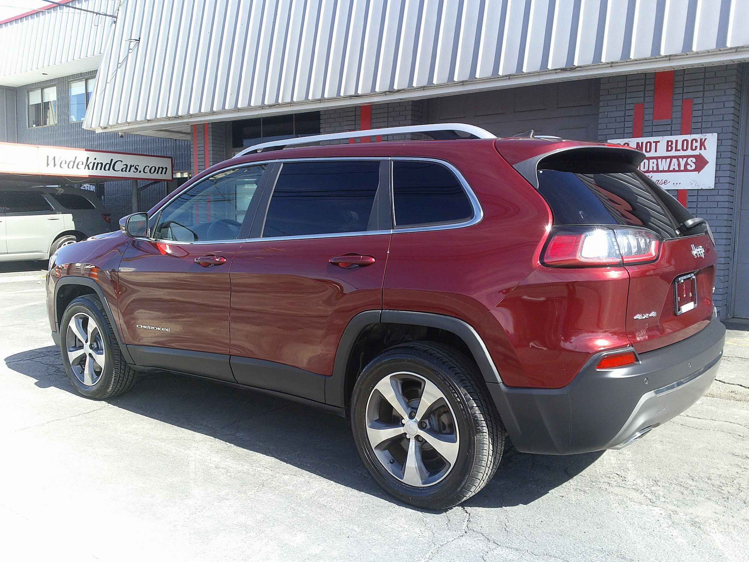 Used 2019 Jeep Cherokee Limited AWD/4WD image 5