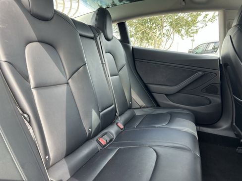 Used 2018 Tesla Model 3 image 14