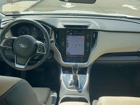 Certified 2022 Subaru Outback Limited image 9