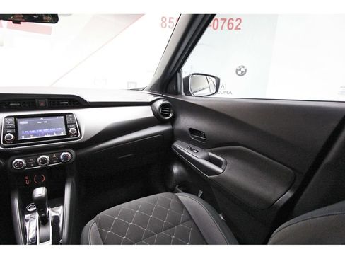 Used 2020 Nissan Kicks S FWD image 8