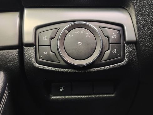 Used 2018 Ford Explorer XLT w/ Equipment Group 202A image 27