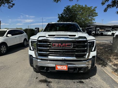 Used 2024 GMC Sierra 2500 SLE w/ SLE Value Package; AWD/4WD image 3