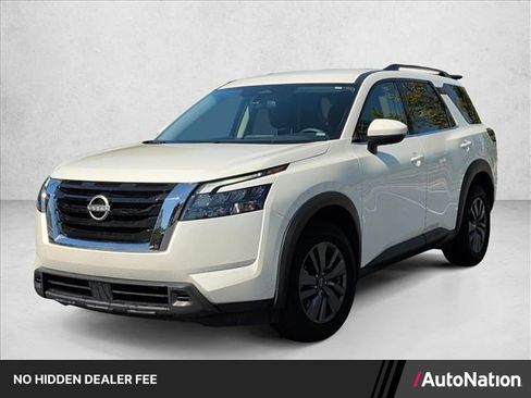 Used 2024 Nissan Pathfinder SV FWD image 1