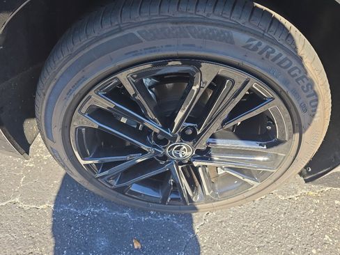 Used 2025 Toyota Camry SE image 29