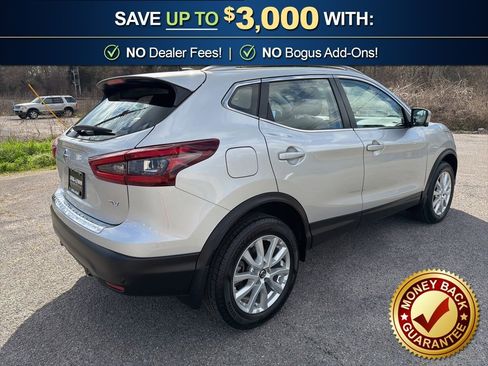 Used 2022 Nissan Rogue Sport SV w/ Technology Package image 5