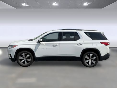 Used 2019 Chevrolet Traverse LT w/ LT Premium Package AWD/4WD image 2