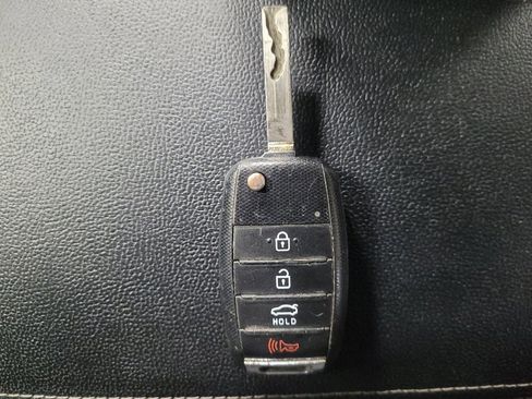 Used 2016 Kia Optima LX w/ LX Convenience Package image 32