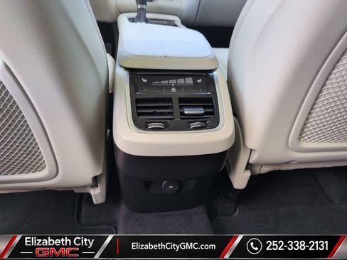Used 2022 Volvo XC90 T5 Momentum AWD/4WD image 19