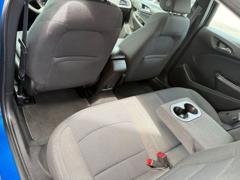 Used 2017 Chevrolet Cruze LT w/ Convenience Package FWD image 14