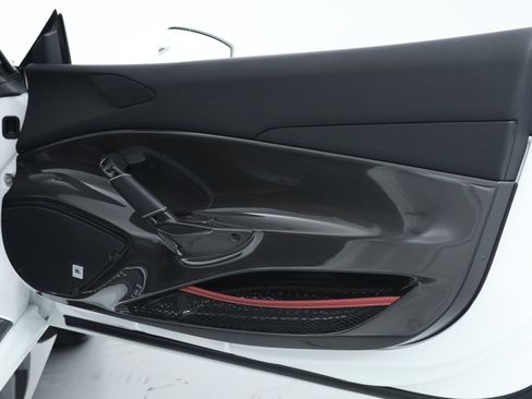 Certified 2020 Ferrari 488 Pista Spider image 21