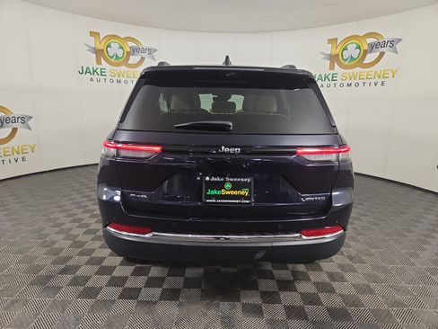 Certified 2023 Jeep Grand Cherokee Limited w/ Luxury Tech Group II AWD/4WD image 9