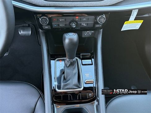 New 2026 Jeep Compass Latitude image 14