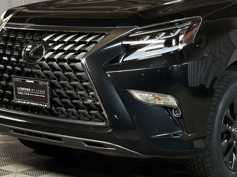 Certified 2023 Lexus GX 460 Premium w/ Premium Package AWD/4WD image 3