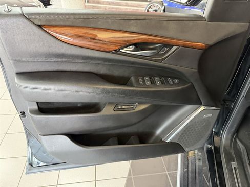 Used 2015 Cadillac Escalade Premium AWD/4WD image 21