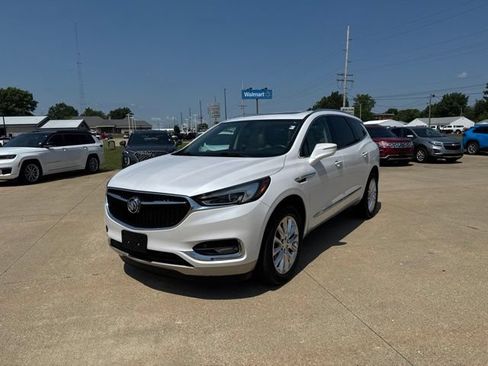 Used 2020 Buick Enclave Essence FWD image 3