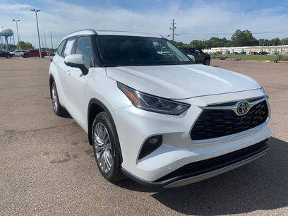New 2025 Toyota Highlander Platinum