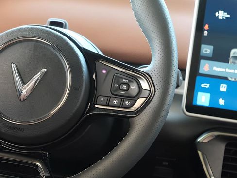 New 2025 VinFast VF 8 Plus AWD/4WD image 10