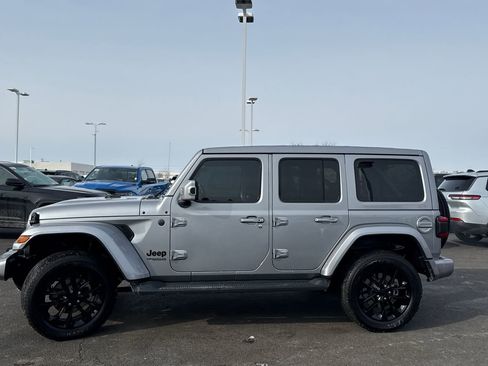 Used 2021 Jeep Wrangler Unlimited Sahara image 6