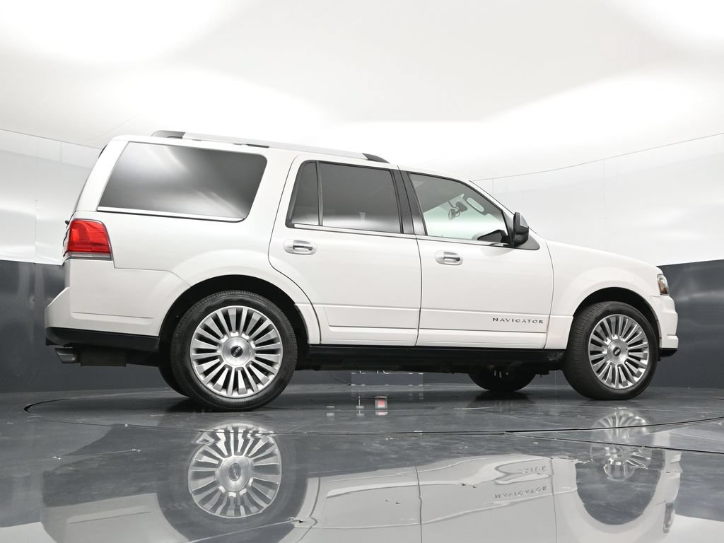 Used 2016 Lincoln Navigator Reserve AWD/4WD image 57