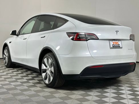 Used 2023 Tesla Model Y Long Range AWD/4WD image 8