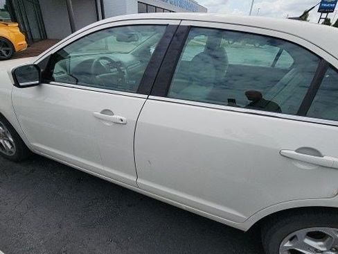 Used 2010 Ford Fusion SE FWD image 16
