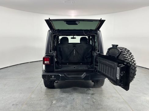 Used 2022 Jeep Wrangler Sport AWD/4WD image 28