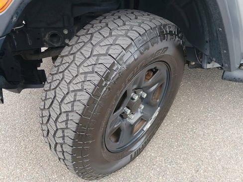 Used 2018 Jeep Wrangler Unlimited Sport image 9