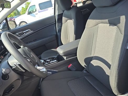 New 2025 Kia Sportage LX image 15