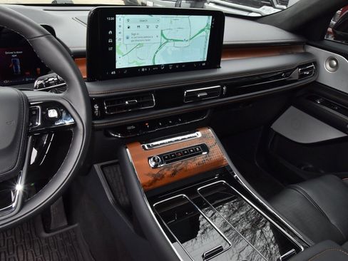 New 2026 Lincoln Aviator Black Label w/ Dynamic Handling Package image 35