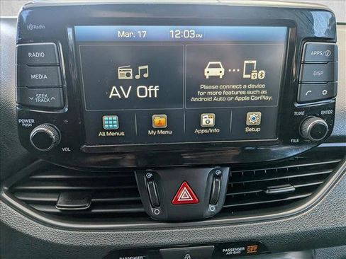 Used 2018 Hyundai Elantra GT image 18