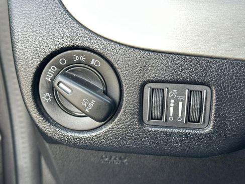 Used 2018 Dodge Grand Caravan GT image 21