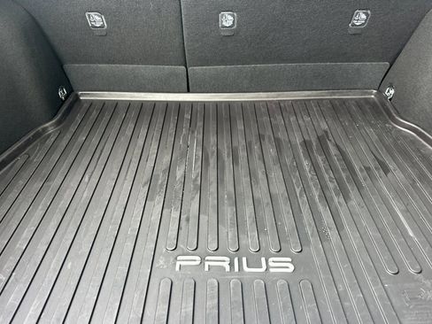 Used 2017 Toyota Prius Three FWD image 18