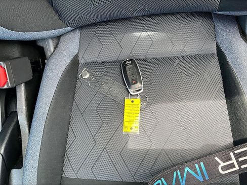 Used 2025 Nissan Versa SV FWD image 35