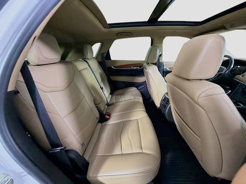 Used 2019 Cadillac XT5 Platinum image 30