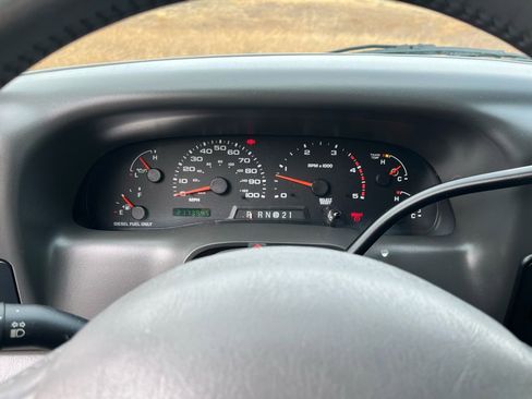 Used 2002 Ford F350 Lariat image 10