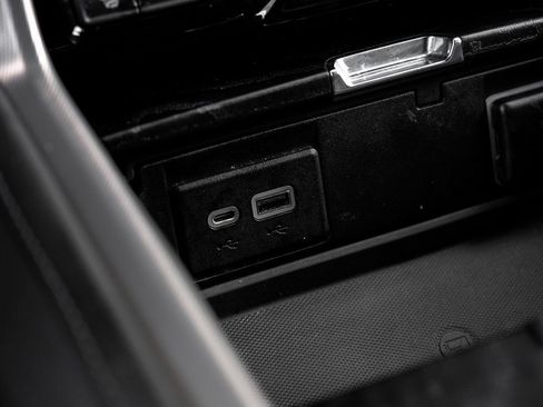 Used 2022 GMC Yukon XL Denali image 36