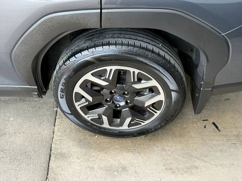 Used 2025 Subaru Forester image 40