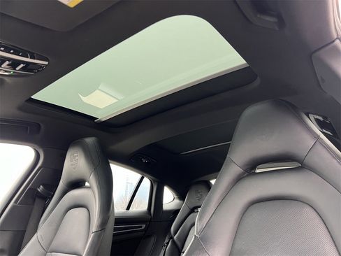 Used 2022 Porsche Panamera Platinum Edition image 20