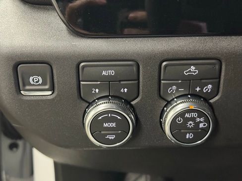New 2026 GMC Sierra 1500 Elevation image 14
