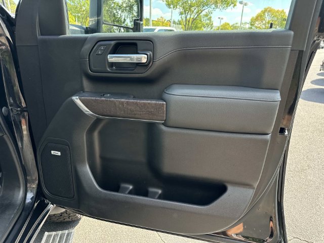 Used 2023 GMC Sierra 2500 Denali w/ Denali Black Diamond Edition AWD/4WD image 36