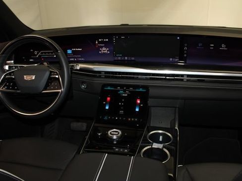 Certified 2025 Cadillac Escalade Sport w/ Touring Package AWD/4WD image 18