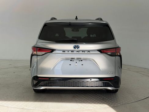Used 2024 Toyota Sienna XSE w/ XSE Plus Package image 10