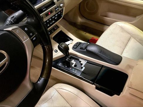 Used 2015 Lexus ES 350 w/ Luxury Package FWD image 12