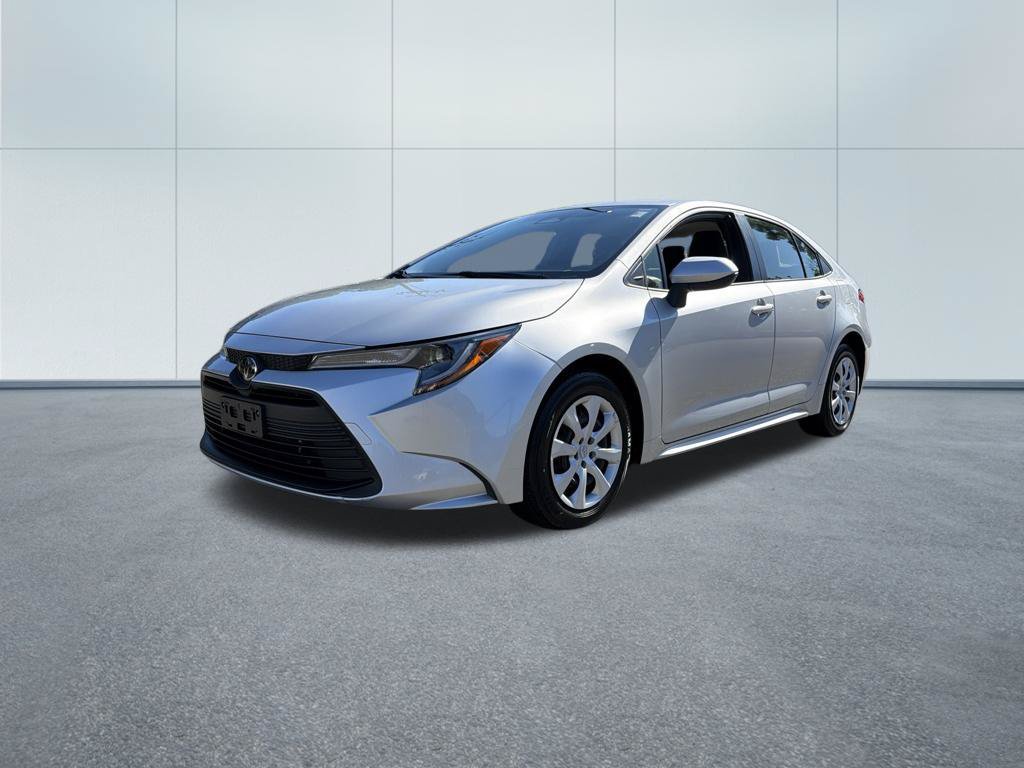 Used 2023 Toyota Corolla LE FWD image 2