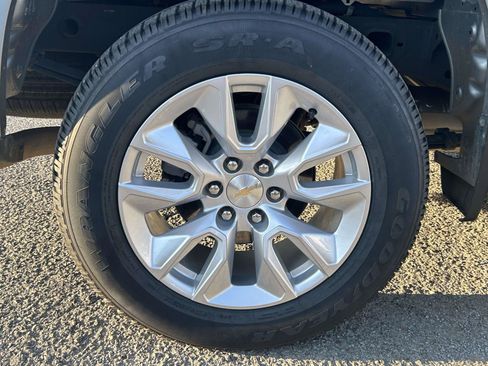 Used 2023 Chevrolet Silverado 1500 Custom AWD/4WD image 10