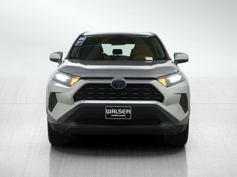 Used 2021 Toyota RAV4 LE image 8